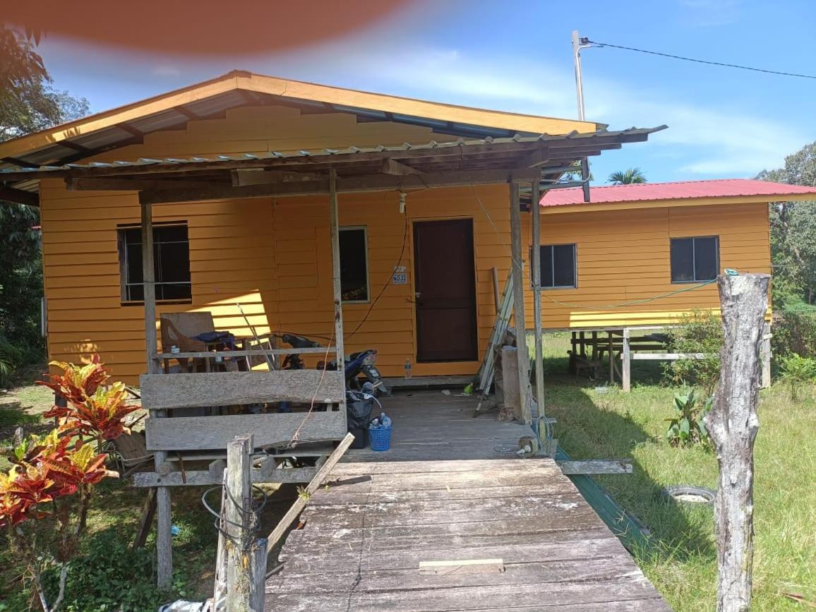 Mulu Homestay Luaran gambar